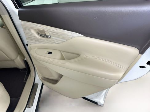 Used 2016 Nissan Murano SL w/ SL Technology Package FWD image 31