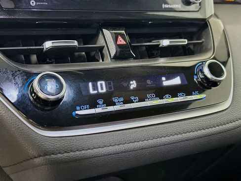 Used 2021 Toyota Corolla SE FWD image 17