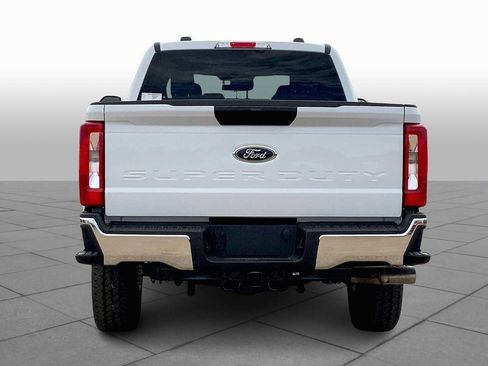 New 2026 Ford F250 XLT w/ FX4 Off-Road Package image 4