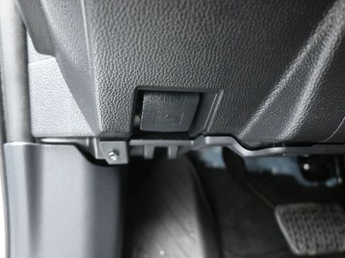 Used 2025 Toyota Tacoma SR image 27