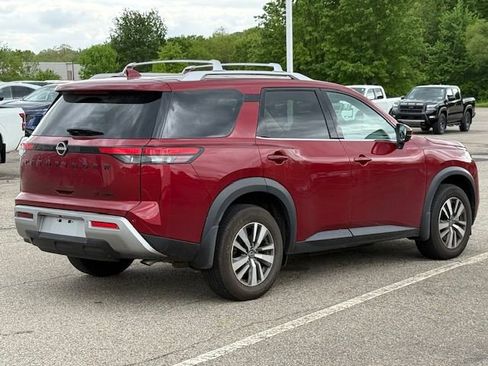 Used 2023 Nissan Pathfinder SL w/ Black Appearance Package image 6