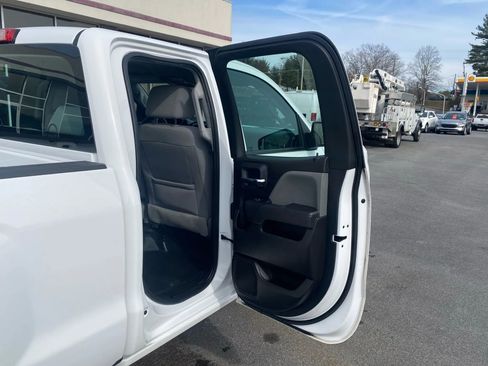 Used 2017 Chevrolet Silverado 2500 W/T image 25