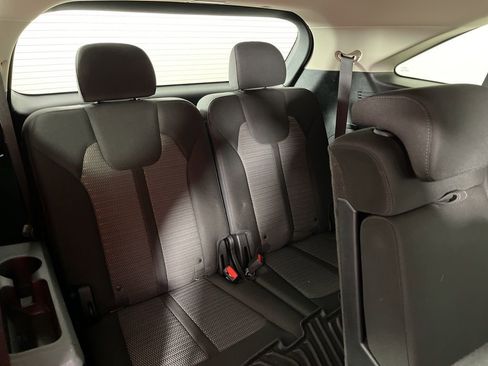 Used 2023 Kia Sorento LX image 8