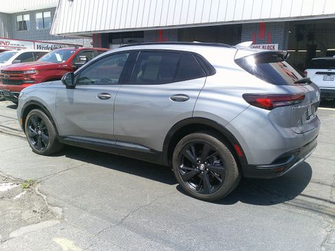 Used 2023 Buick Envision Essence w/ Sport Touring Package AWD/4WD image 11