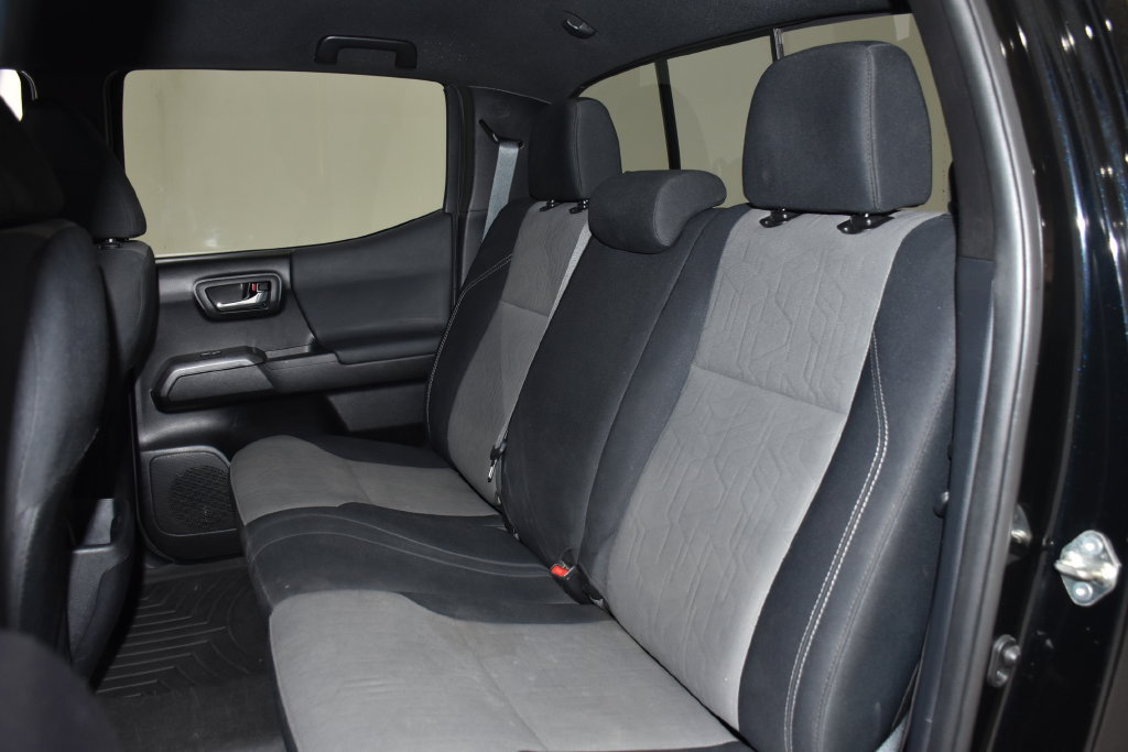 Used 2020 Toyota Tacoma TRD Off-Road AWD/4WD image 27