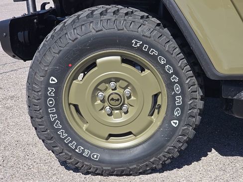 New 2026 Jeep Gladiator Sport image 10