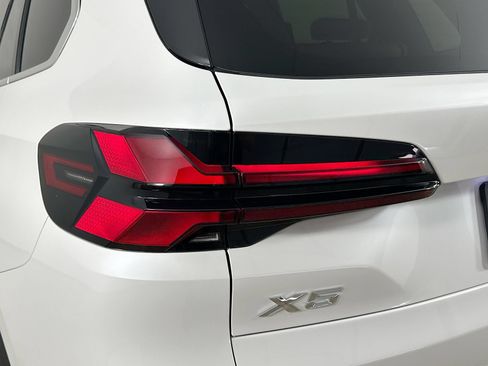 New 2026 BMW X5 xDrive40i w/ Premium Package AWD/4WD image 12