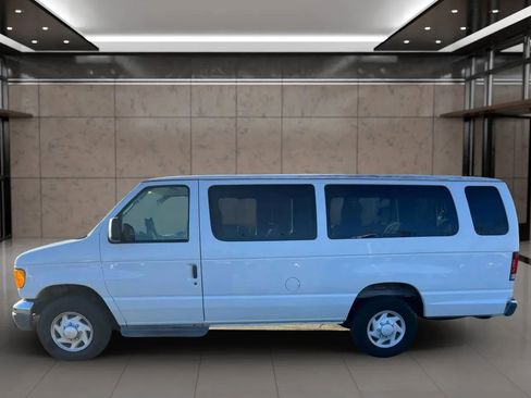 Used 2005 Ford E-350 and Econoline 350 XLT image 3