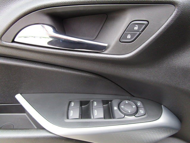 Used 2026 Chevrolet Trax LS FWD image 15