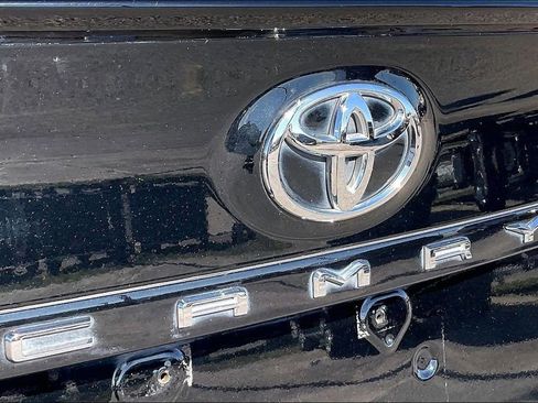 Used 2020 Toyota Camry SE image 27