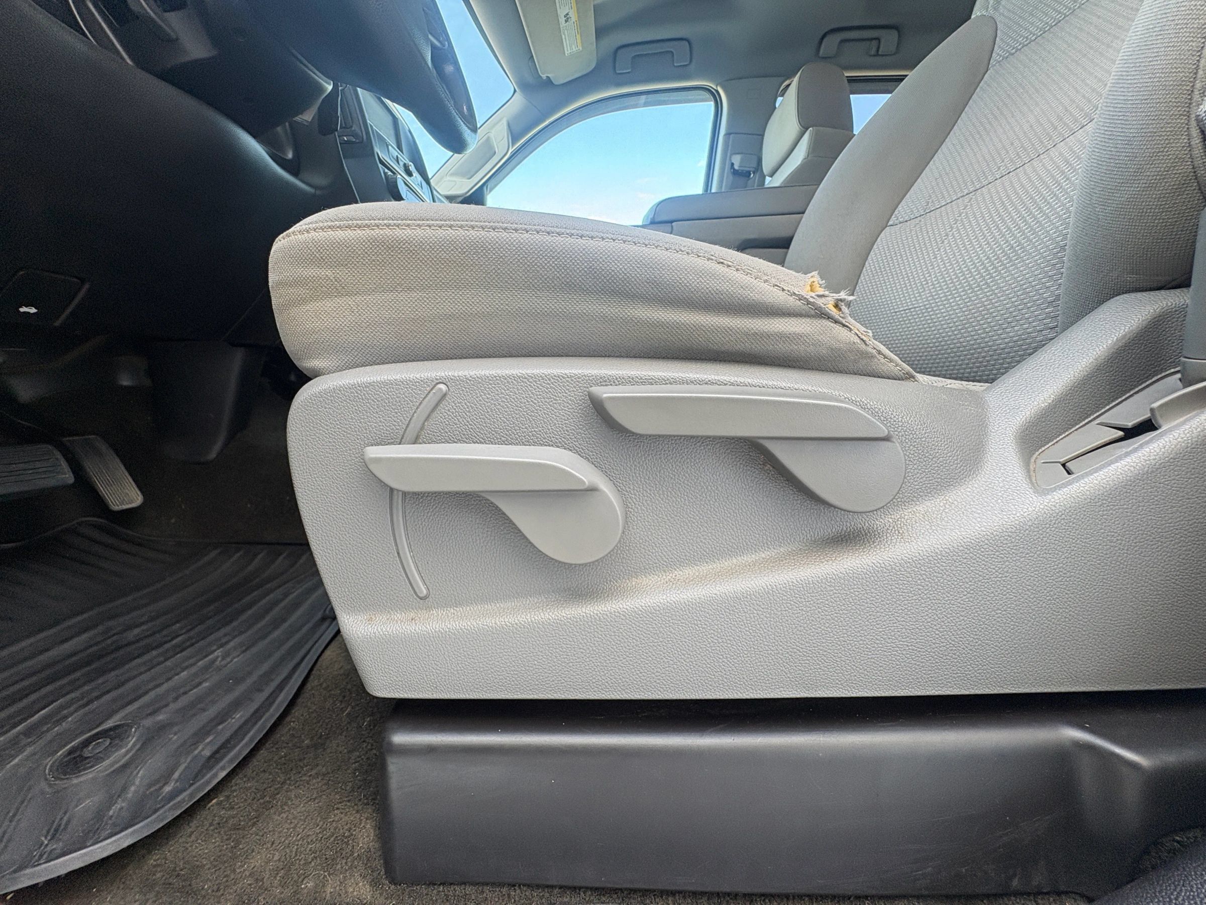 Used 2016 Chevrolet Silverado 1500 Custom w/ Custom Convenience Package RWD image 24