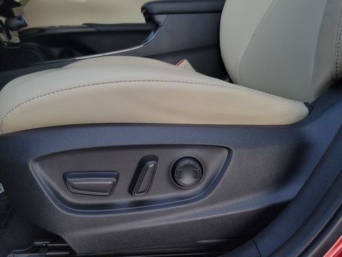 Used 2022 Toyota Prius Limited FWD image 16