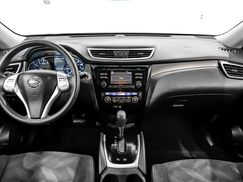 Used 2015 Nissan Rogue SV w/ SV Family Package FWD image 21