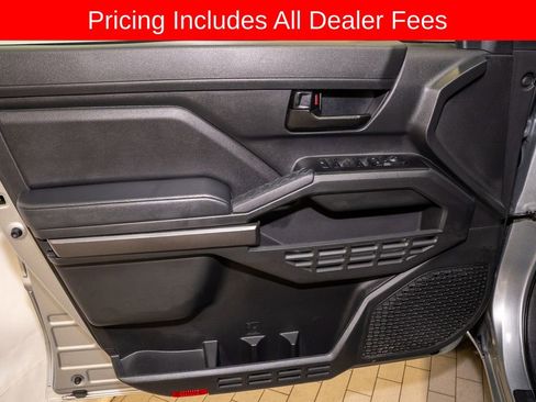 Certified 2024 Toyota Tacoma SR5 AWD/4WD image 10