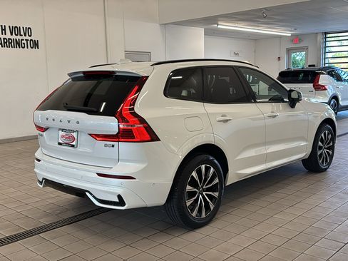 Used 2025 Volvo XC60 B5 Plus AWD/4WD image 5