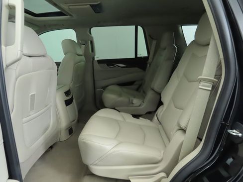 Used 2020 Cadillac Escalade Luxury w/ LPO, Radiant Package image 22