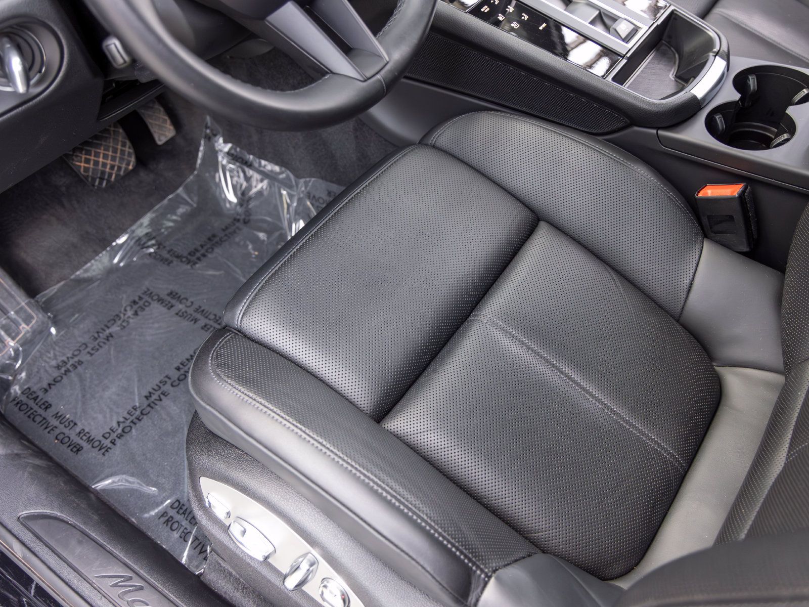 Used 2023 Porsche Macan AWD/4WD image 31