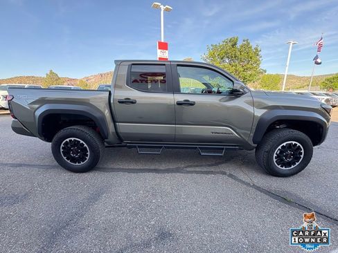 Used 2025 Toyota Tacoma TRD Off-Road w/ TRD Off Road Upgrade Package AWD/4WD image 10