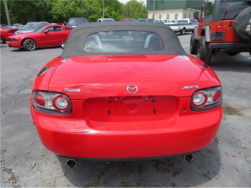Used 2006 MAZDA MX-5 Miata Sport image 30