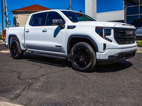 Used 2025 GMC Sierra 1500 Elevation AWD/4WD image 3