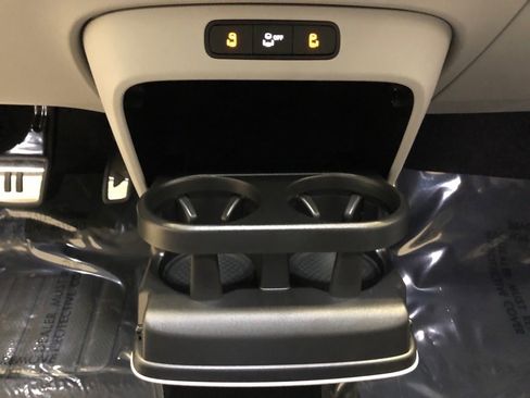 New 2025 Volkswagen ID. Buzz Pro S Plus image 33