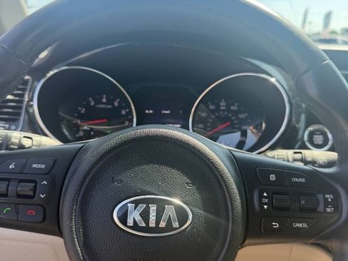 Used 2017 Kia Sedona EX FWD image 9