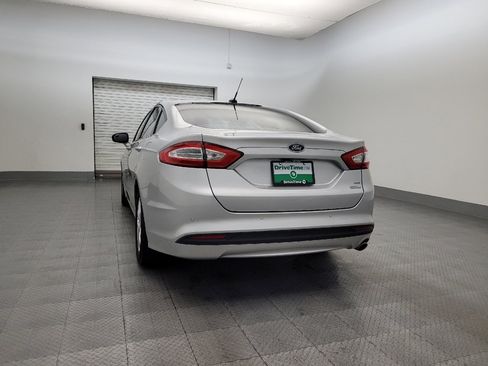 Used 2016 Ford Fusion SE image 6