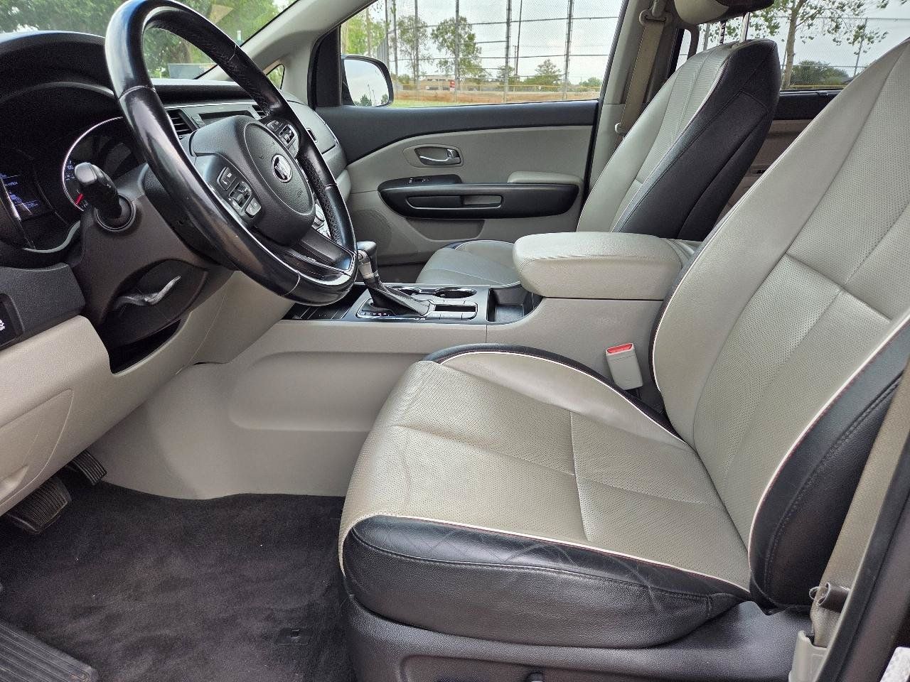 Used 2020 Kia Sedona EX FWD image 10