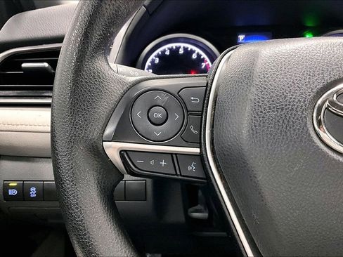 Used 2022 Toyota Camry LE image 22