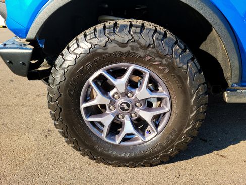 Used 2024 Ford Bronco Black Diamond image 16