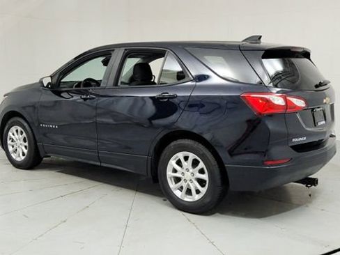 Certified 2021 Chevrolet Equinox LS w/ LS Convenience Package image 3