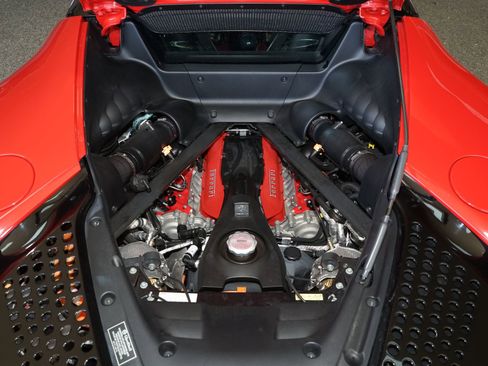 Used 2021 Ferrari SF90 Stradale image 33