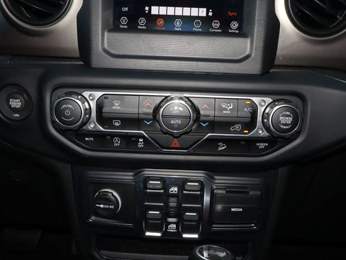 Used 2020 Jeep Wrangler Unlimited Sport S AWD/4WD image 11