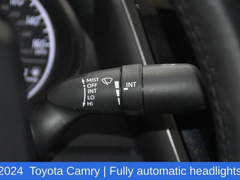 Used 2024 Toyota Camry SE image 12