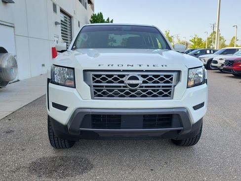 Used 2022 Nissan Frontier SV w/ Technology Package RWD image 2