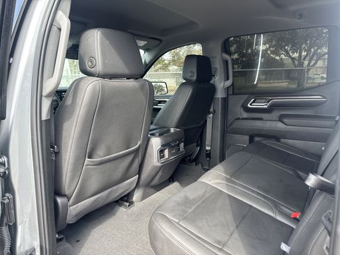 Used 2024 GMC Sierra 1500 SLT image 8