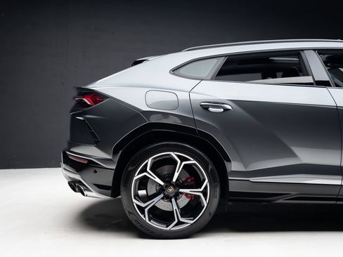 Used 2019 Lamborghini Urus AWD/4WD image 36