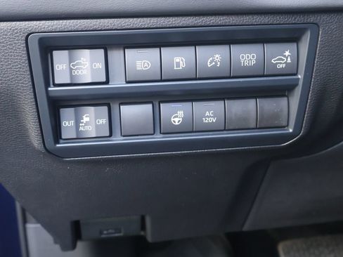 New 2025 Toyota Tundra Platinum AWD/4WD image 19