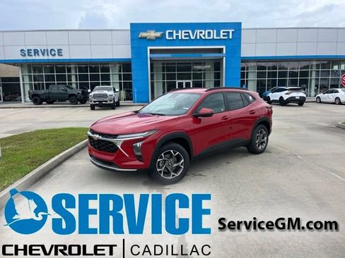 New 2026 Chevrolet Trax LT w/ Driver Confidence Package FWD image 1