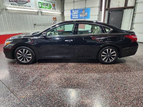 Used 2016 Nissan Altima 2.5 SV w/ Convenience Package image 4