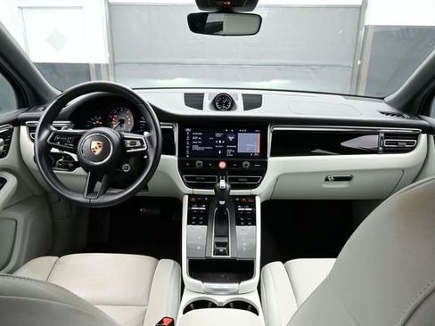 Certified 2023 Porsche Macan S AWD/4WD image 18