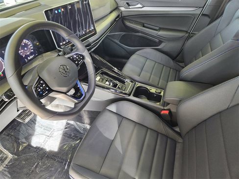 New 2026 Volkswagen Golf image 6