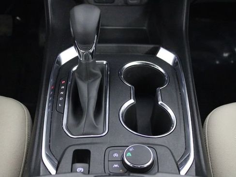 Used 2023 Chevrolet Traverse LS image 37