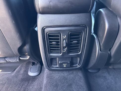 Used 2018 Jeep Grand Cherokee Altitude AWD/4WD image 18