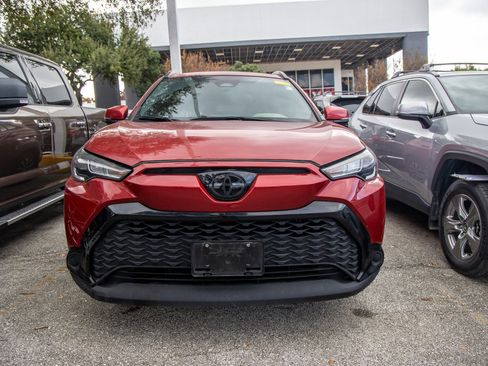 Used 2024 Toyota Corolla Cross SE image 4