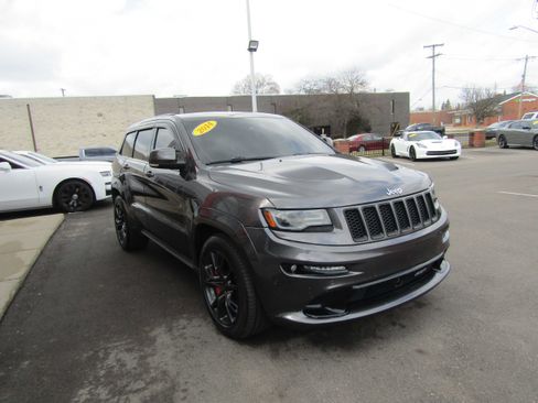 Used 2014 Jeep Grand Cherokee SRT image 4