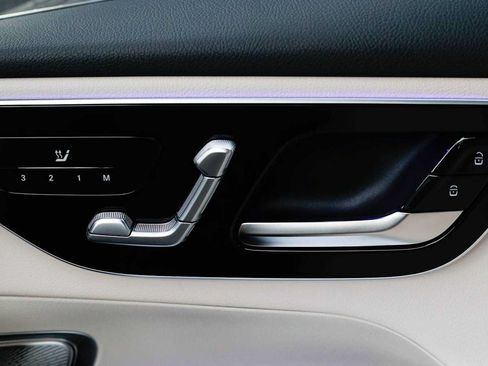 Used 2026 Mercedes-Benz GLC 300 4MATIC image 40
