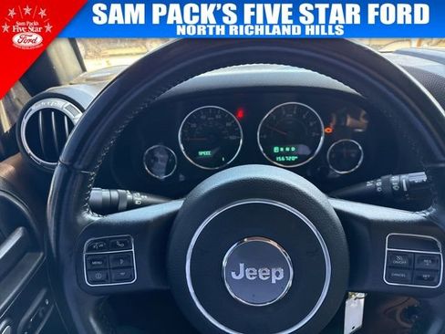 Used 2017 Jeep Wrangler Unlimited Rubicon w/ Connectivity Group AWD/4WD image 7