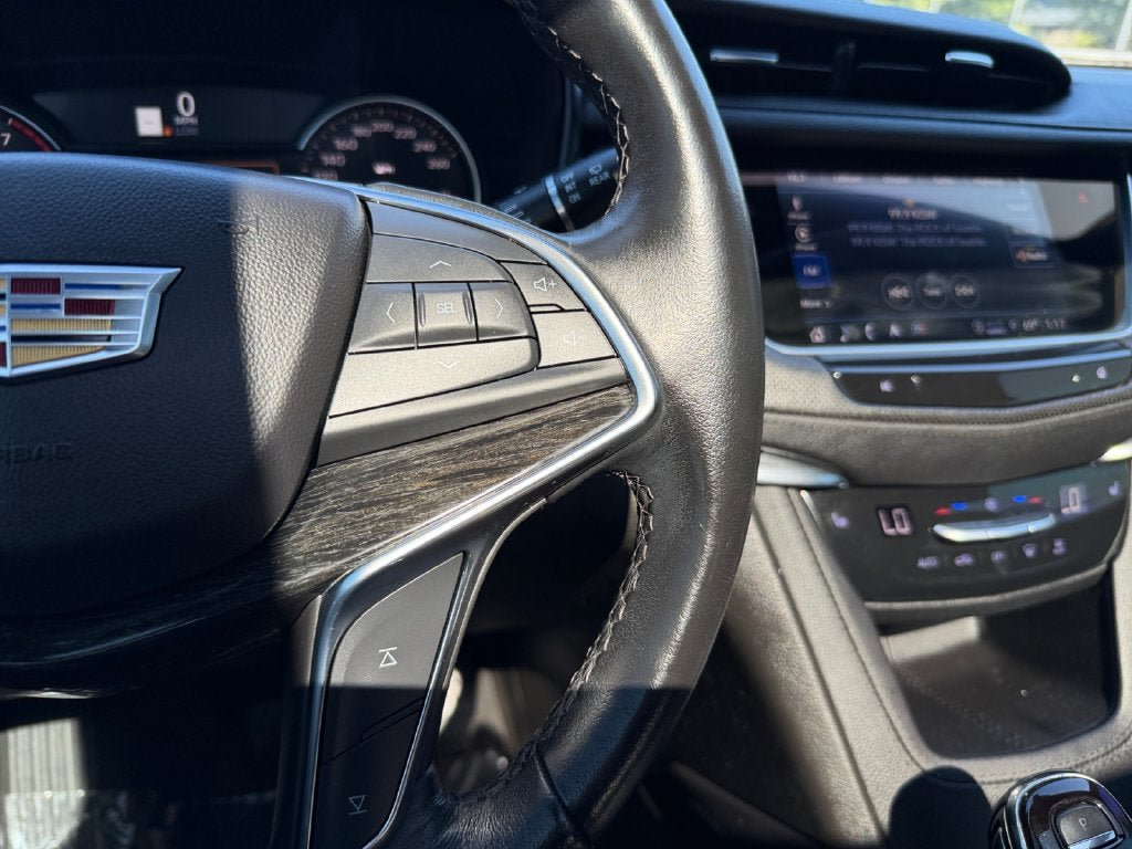Used 2023 Cadillac XT5 Premium Luxury AWD/4WD image 17