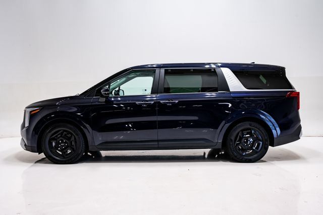 Certified 2025 Kia Carnival FWD image 29